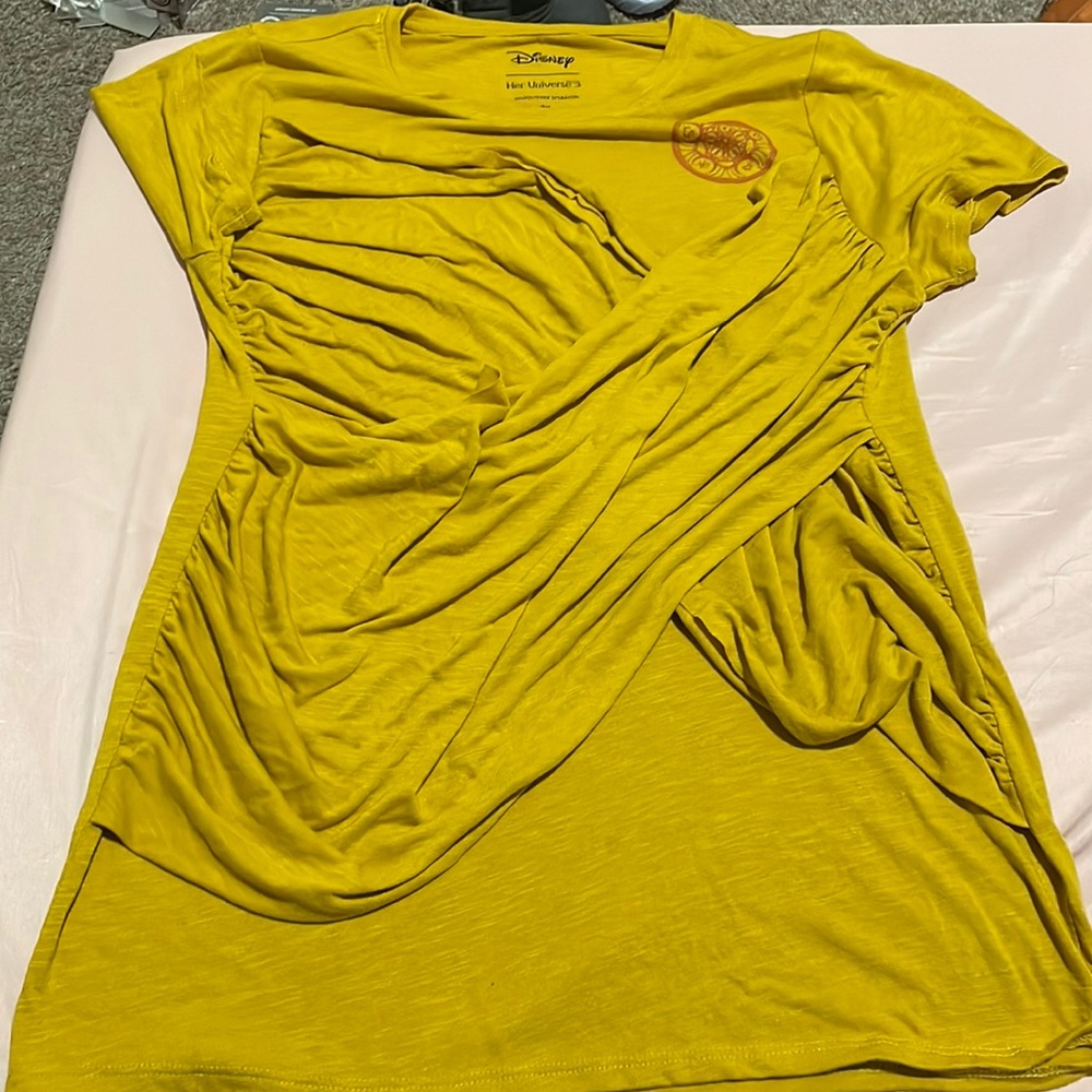 Her Universe yellow Raya and the last dragon 2XL wrap shirt